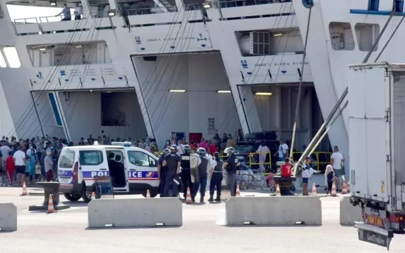 Des MRE en colère au port de Sète (vidéo)