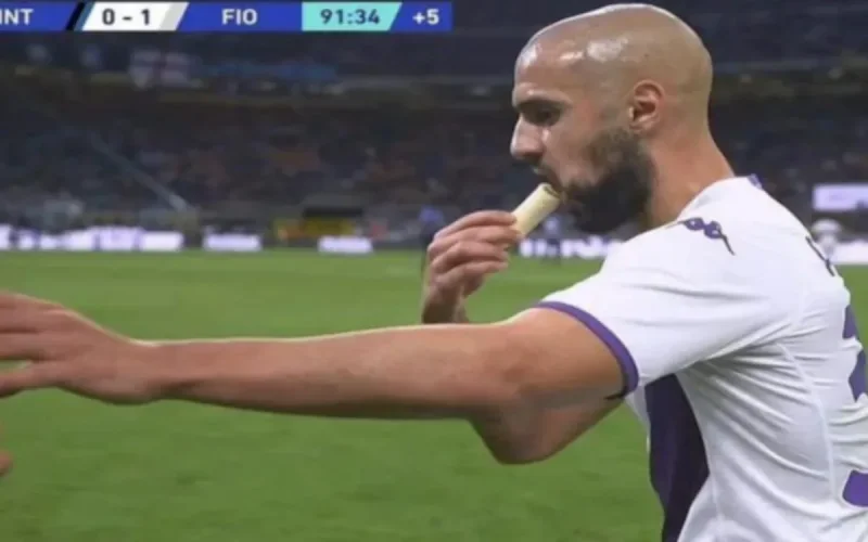 Le geste de Sofyan Amrabat qui a surpris les supporters de la Fiorentina