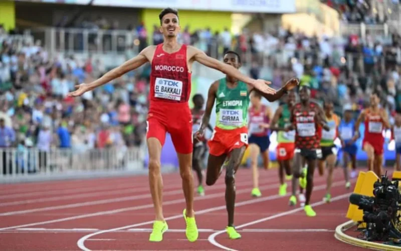 Soufiane El Bakkali remporte l'or au 3 000 m steeple (vidéo)