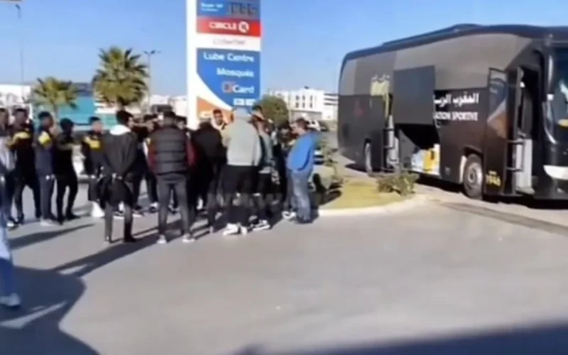 Maroc : quand un club de foot ne peut plus payer l'essence de son bus