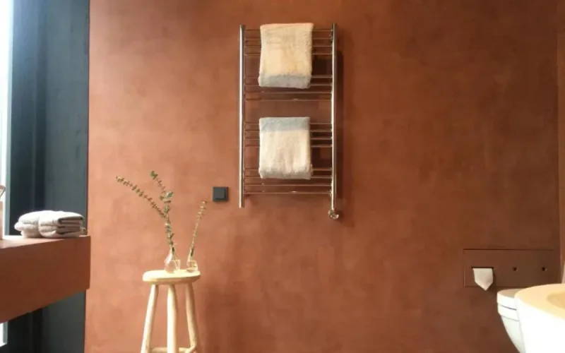 Maroc : l'élégance du tadelakt conquiert les intérieurs français