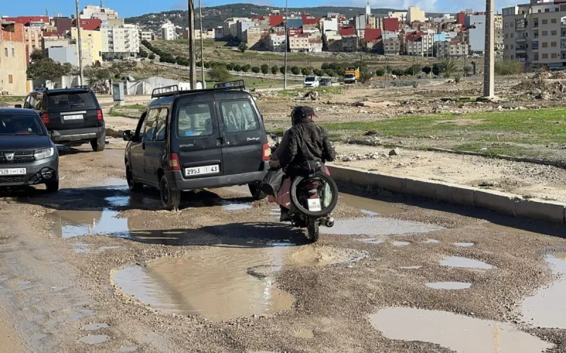 Tanger : une route qui fait honte à deux pas du TGV