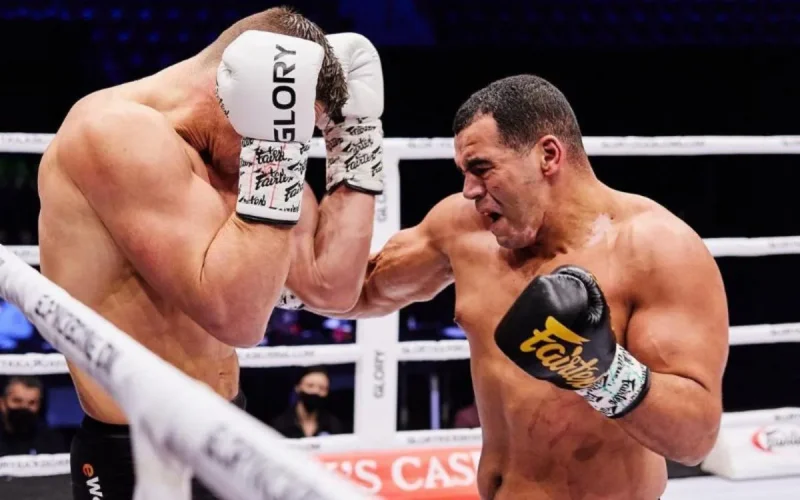 Tarik Khbabez défie Donegi Abena pour le titre de poids léger (Glory)