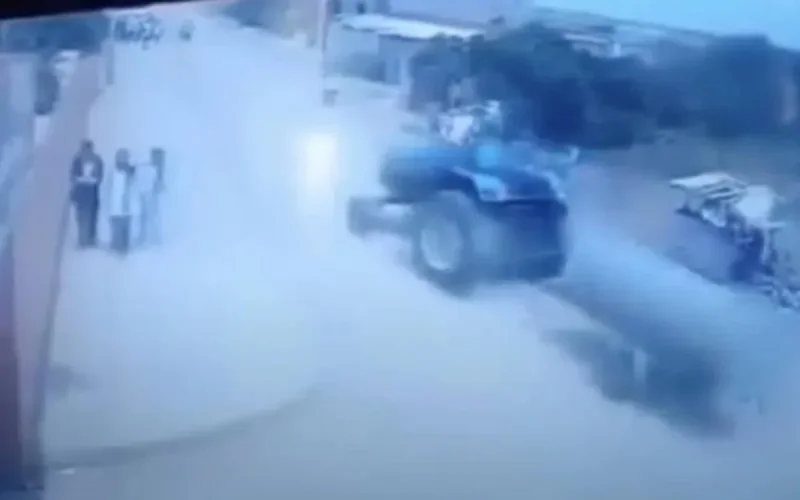 Maroc : un « Ould lefchouch » fonce en tracteur sur des élèves devant un collège 