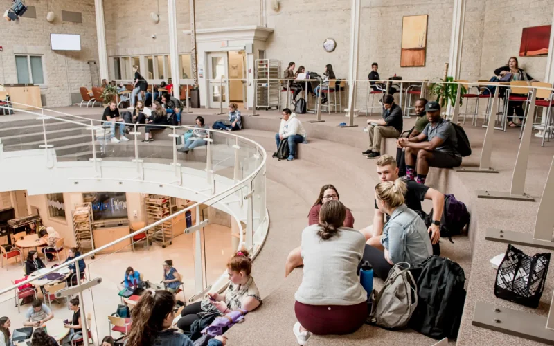 Canada : la résidence permanente facilitée pour les étudiants marocains, voici le mode d'emploi