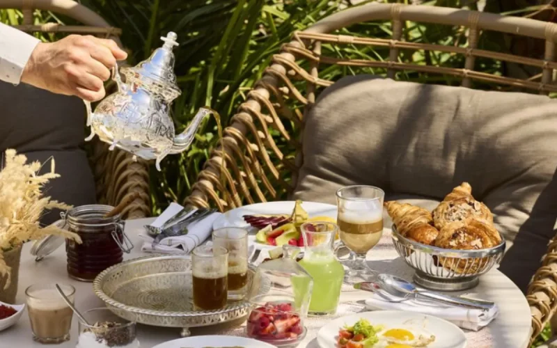 550 euros tout compris : Les secrets du « miracle » Agadir pour séduire les touristes français (Sept à Huit)