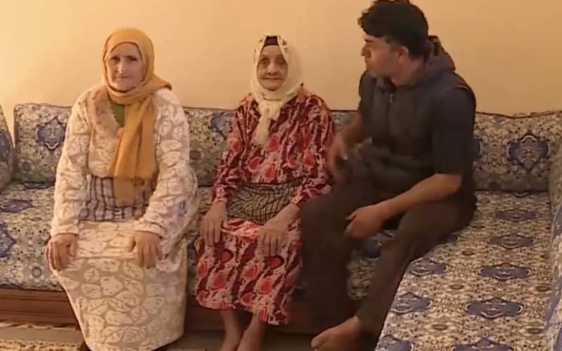 Maroc : à 121 ans, elle reçoit la 2e dose de vaccin contre le Covid-19 (reportage)