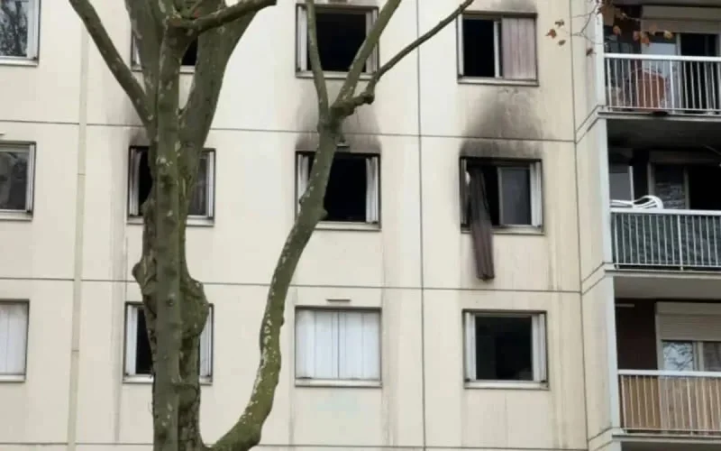 Après l'incendie, les fidèles de la mosquée Vaulx-en-Velin encore sous le choc 