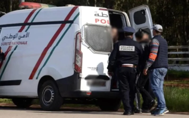 De sabres et couteaux à une veillée funèbre à Casablanca 