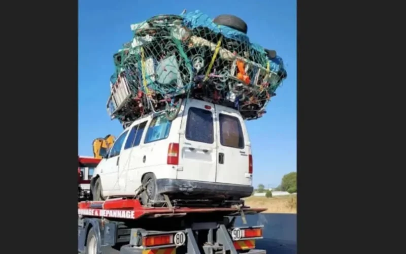 Le véhicule trop chargé d'un MRE surprend les gendarmes français