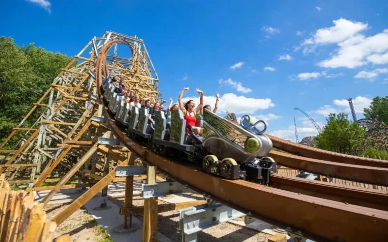 Samia, jeune étudiante bruxelloise humiliée par Walibi