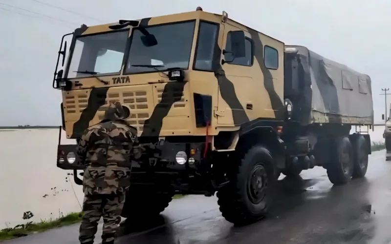 Maroc : Les FAR déploient leurs WhAP 8x8 amphibies pour secourir 50 000 sinistrés