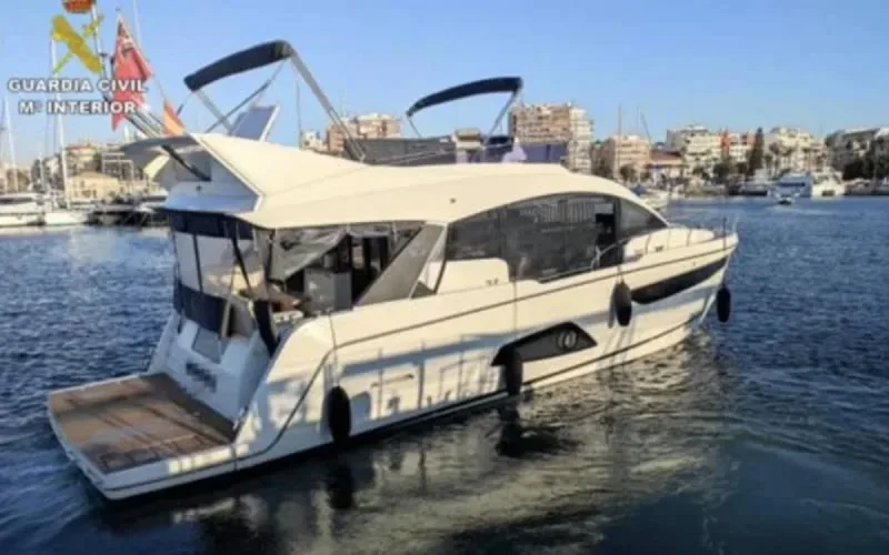 Espagne : un yacht de luxe intercepté avec 810 kilos de haschisch marocain