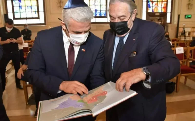Yair Lapid a visité la synagogue Beth-El à Casablanca