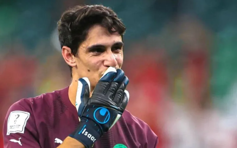 Le plus grand club allemand s'intéresse à Yassine Bounou