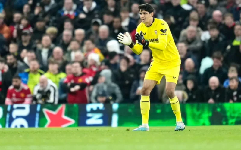 Yassine Bounou cherche un nouveau club de football