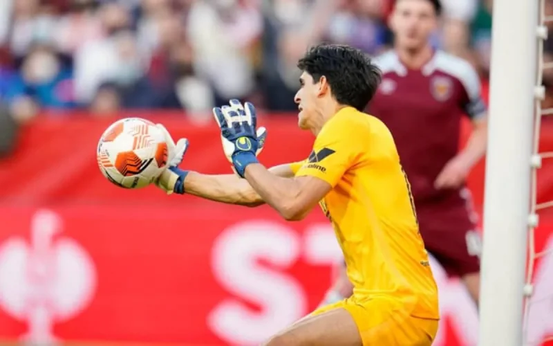 Yassine Bounou parmi les meilleurs gardiens de but d'Europe