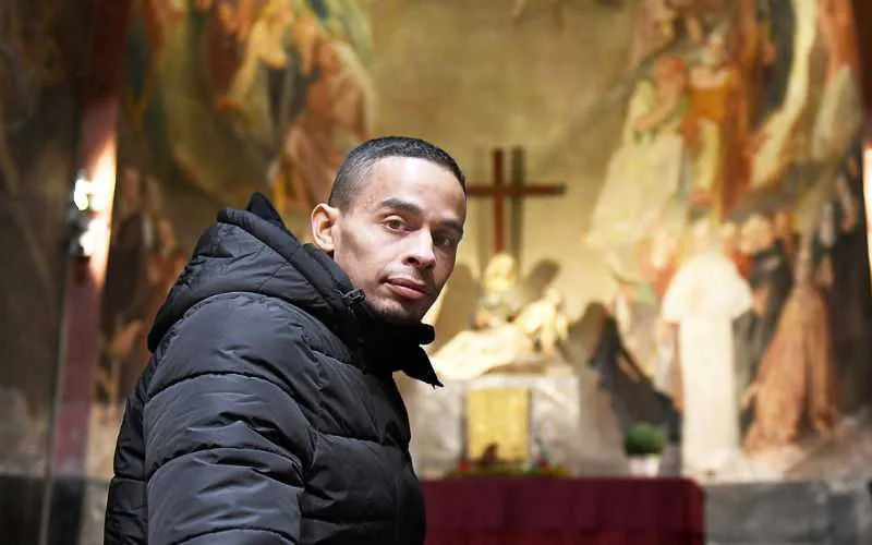 La mairie de Barcelone offre un logement un SDF marocain atteint de cancer