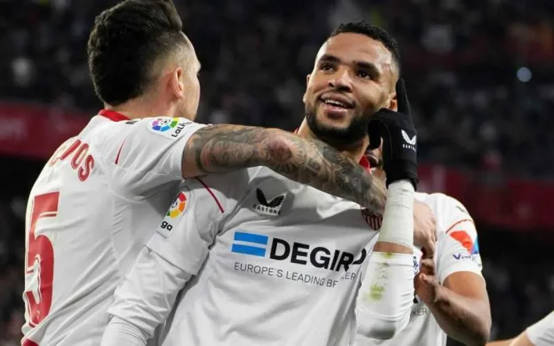 Youssef En-Nesyri s'épanouit à Séville, deux buts contre Elche 