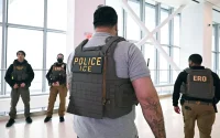 États-Unis : des passagers en partance pour le Maroc bloqués par les ICE