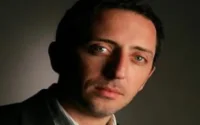 Gad Elmaleh en père et en abeille