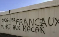 Tags nazis sur la mosquée du Marais à Saint-Étienne