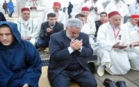 Les Marocains prient plus, le PJD se frotte les mains