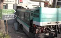 Un bus fonce sur une banque à Casablanca