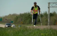 300 Km à pied et à béquilles, le défi d'un Marocain amputé d'une jambe au Canada
