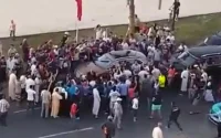 La voiture du roi Mohammed VI bloquée par la foule (vidéo)