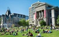 Les étudiants étrangers boudent le Canada