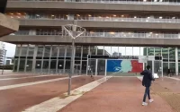 La préfecture de Cergy-Pontoise bloque son titre, cette Marocaine lui impose 100 € par jour de retard