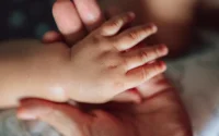 France : un enfant né au Maroc doit encore exister dans l'état civil