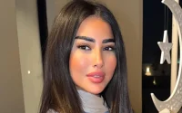 Une influenceuse marocaine s'excuse, accuse l'IA… puis la police l'attend à l'aéroport