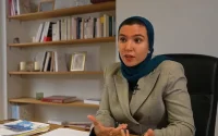 Accusée d'islamisme à cause de son foulard sur TF1, une avocate parisienne contre-attaque