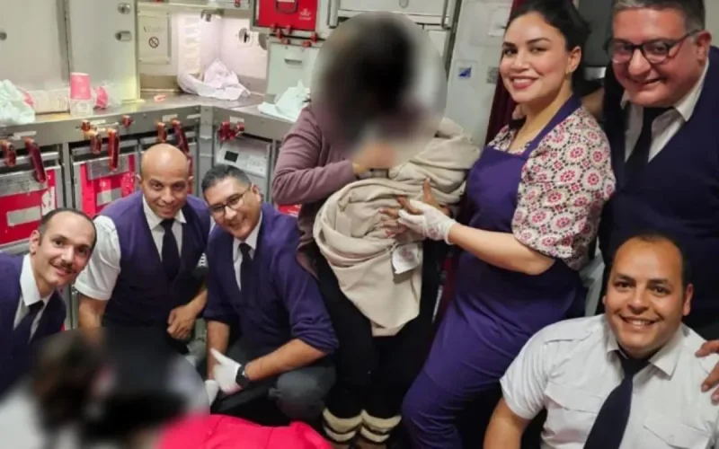En plein ciel, une passagère Royal Air Maroc devient maman