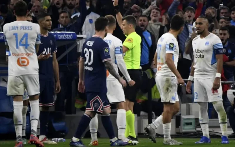 PSG : Achraf Hakimi écope de deux matchs de suspension