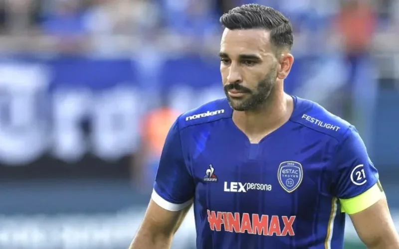 Adil Rami menacé par des supporters après un match