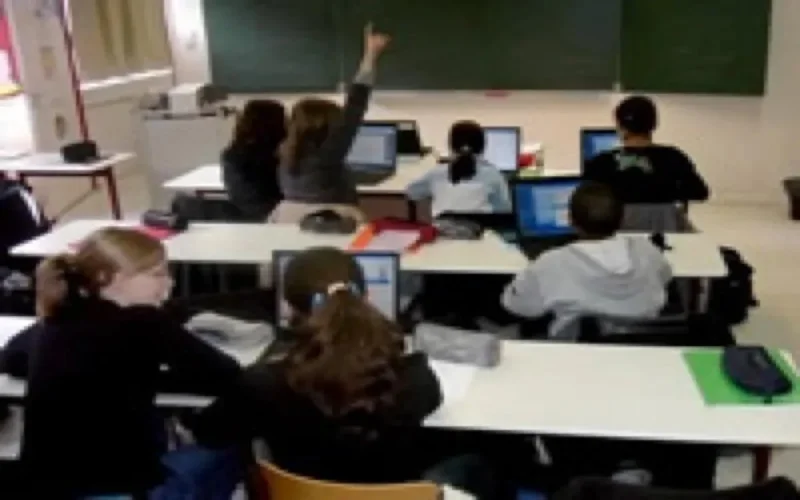 Les petits Marocains au cours d'arabe...