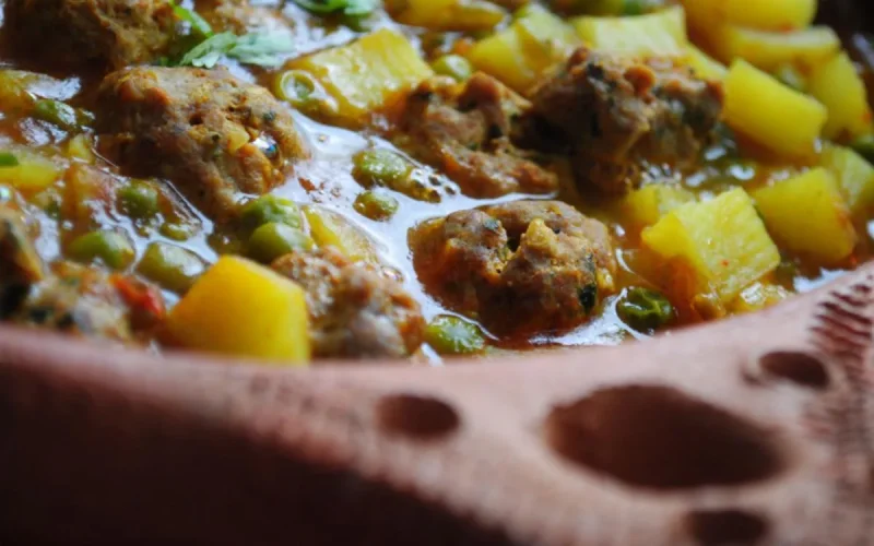 Boulettes de kefta aux fèves et pommes de terre