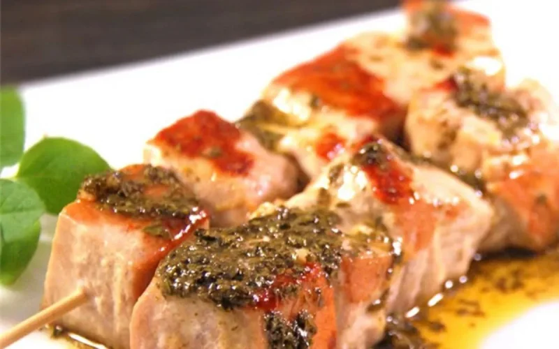 Brochettes de thon au sésame 