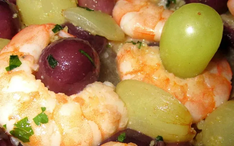 Salade de crevettes aux raisins 
