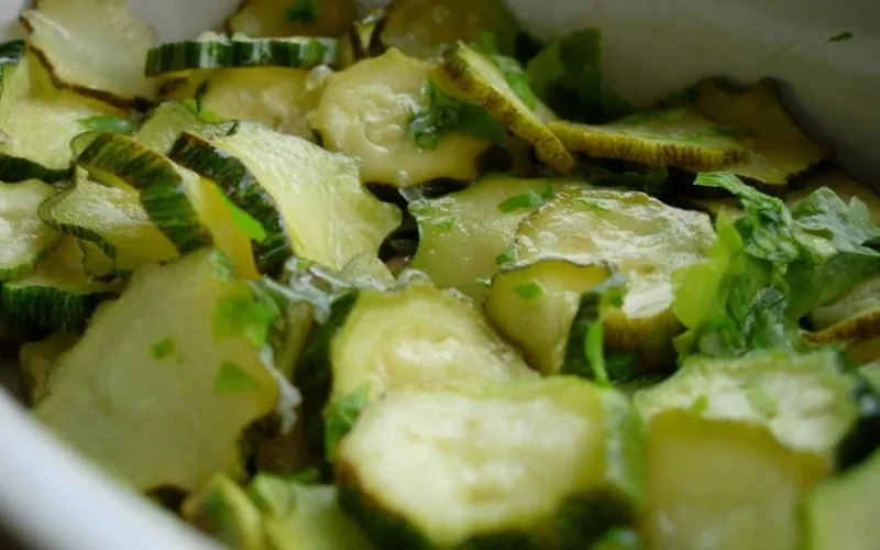 Salade italienne aux courgettes 