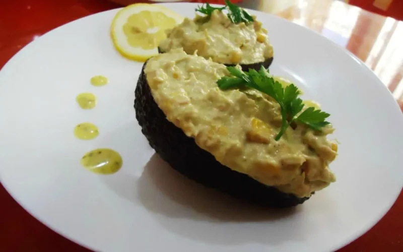 Salade d'avocat chaude 