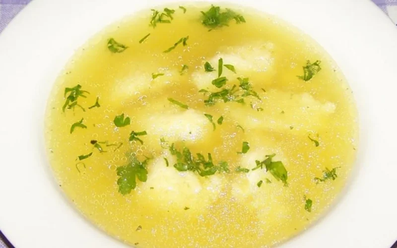 Soupe de poulet et semoule 