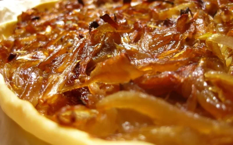 Tarte aux oignons rouges confits 