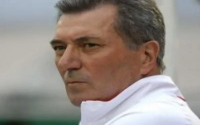 Roger Lemerre cherche à souder sa défense