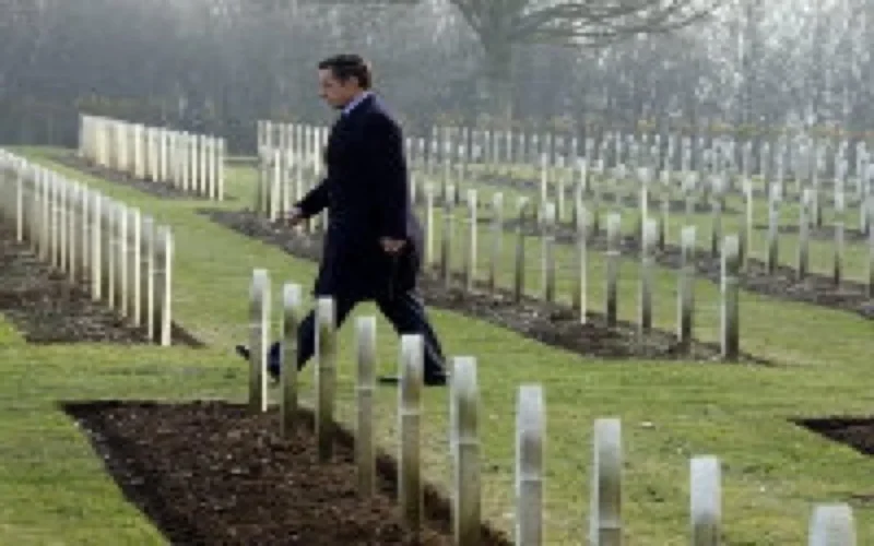 Nicolas Sarkozy rend hommage aux soldats marocains morts pour la France