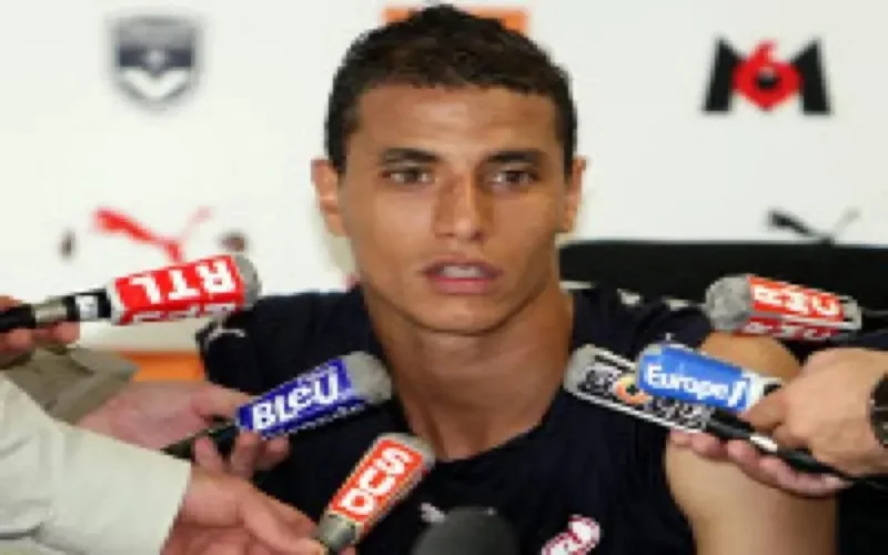 Chamakh à Londres pour finaliser son transfert