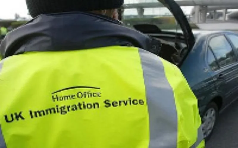 La Grande Bretagne fixe son quota d'immigration